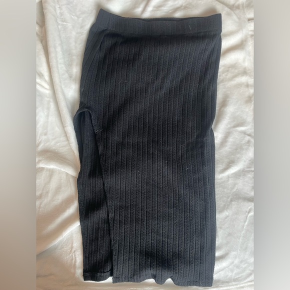 black skirt - Picture 1 of 1